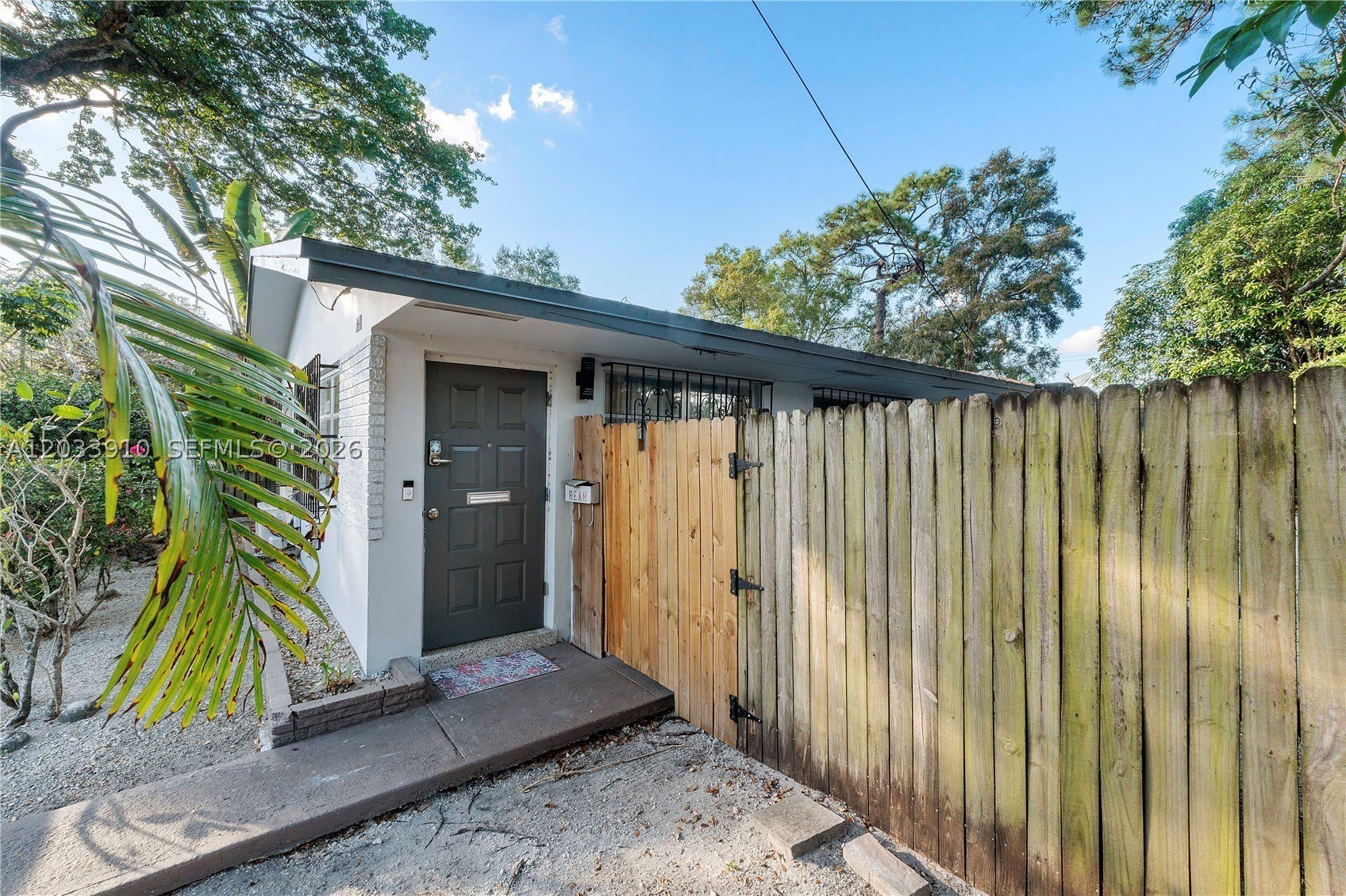 1821 SW 11th Ct – photo 1