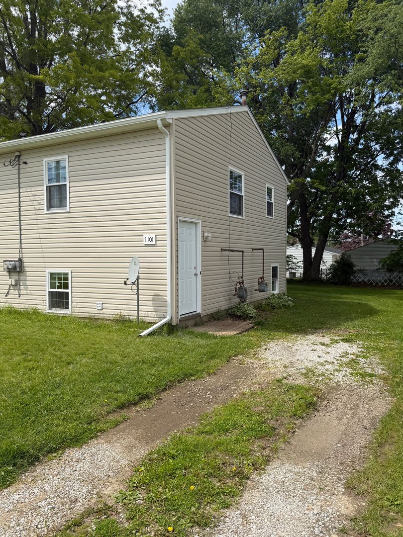 One Bedroom Duplex – photo 1 of 9