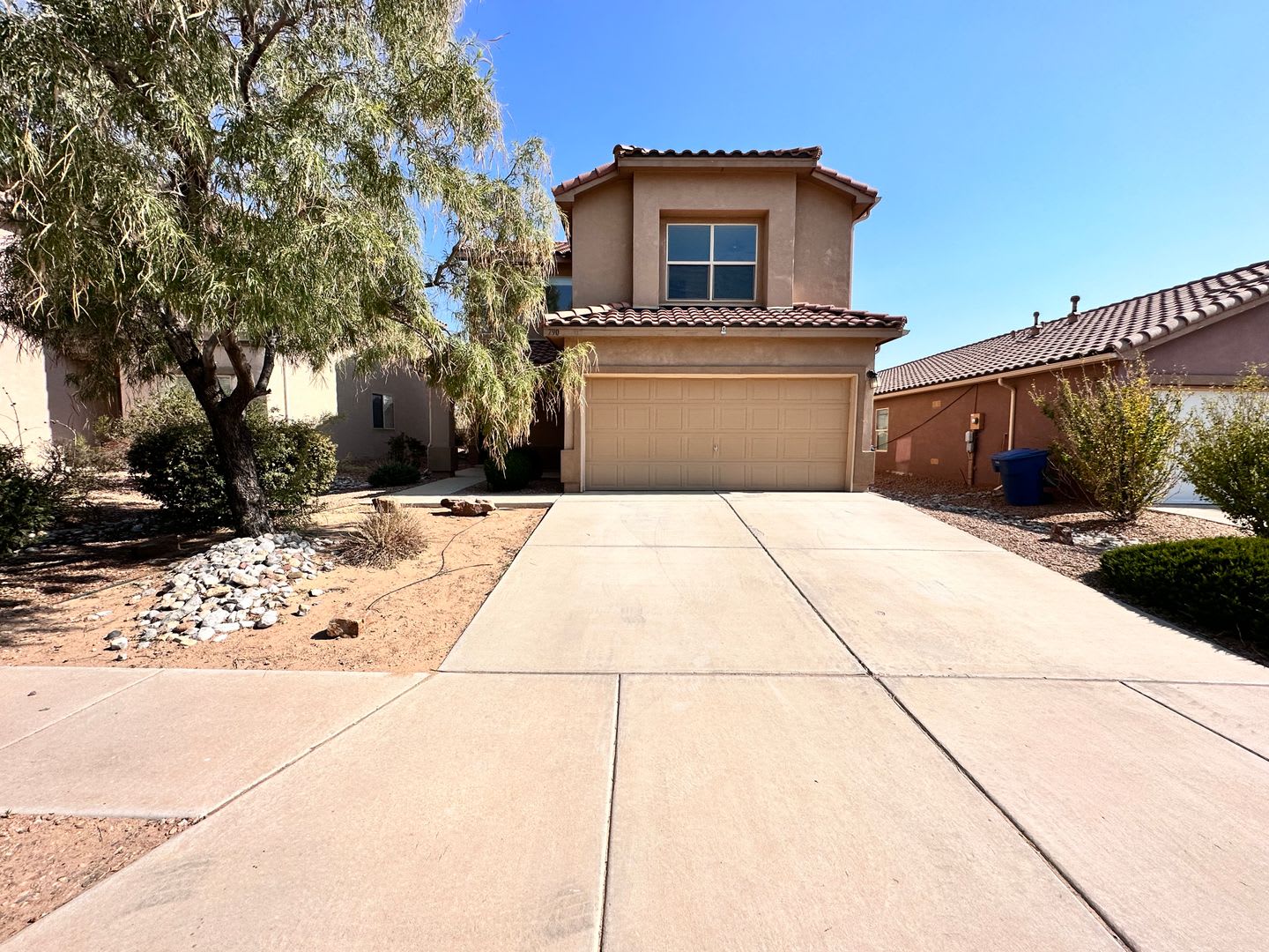 3 Bed 2 5 Bath In Huning Ranch – photo 1 of 38