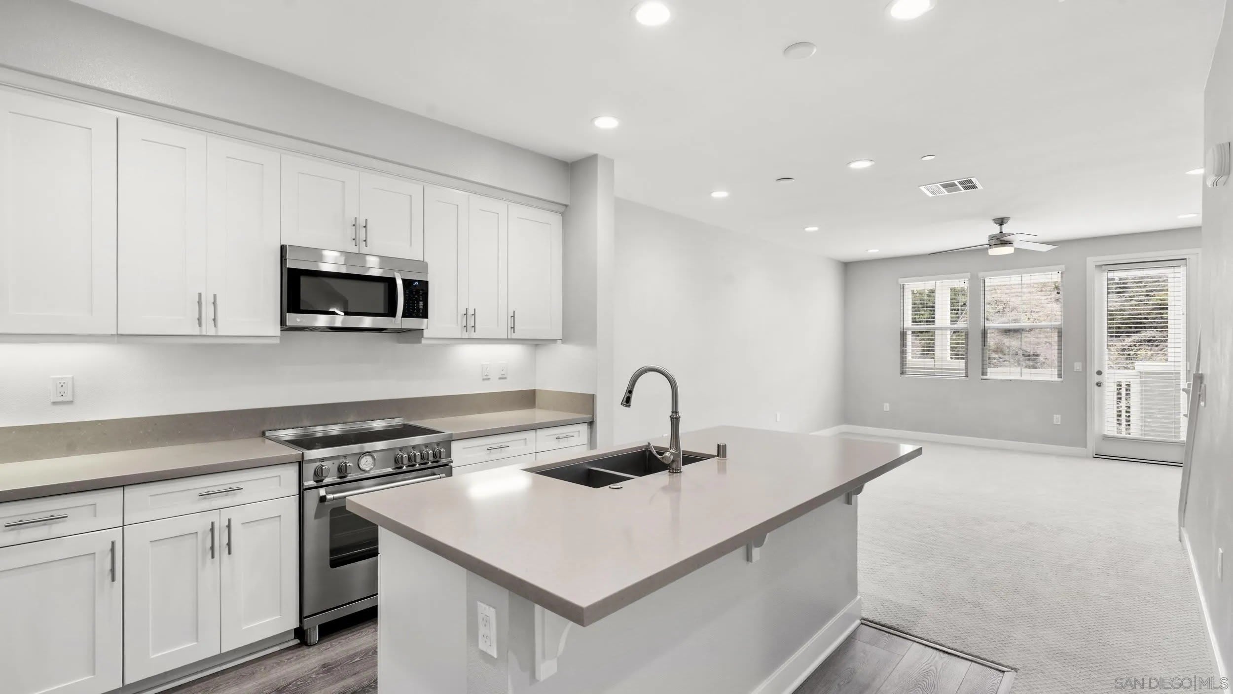 1103 Plumeria Way – photo 1 of 181