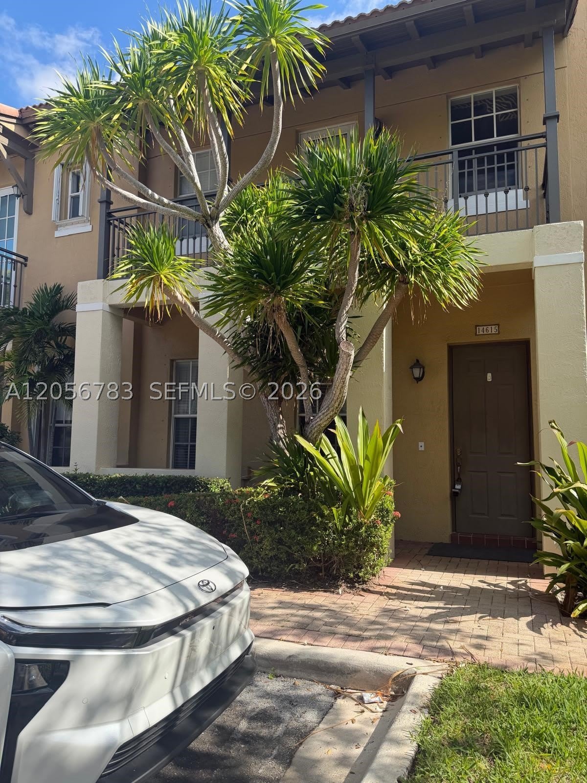 14615 SW 5th St – photo 1