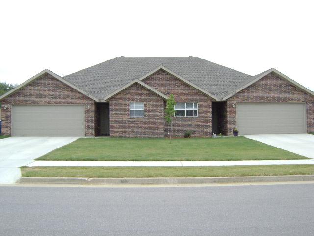 4207 SW Broadstone Ave – photo 1