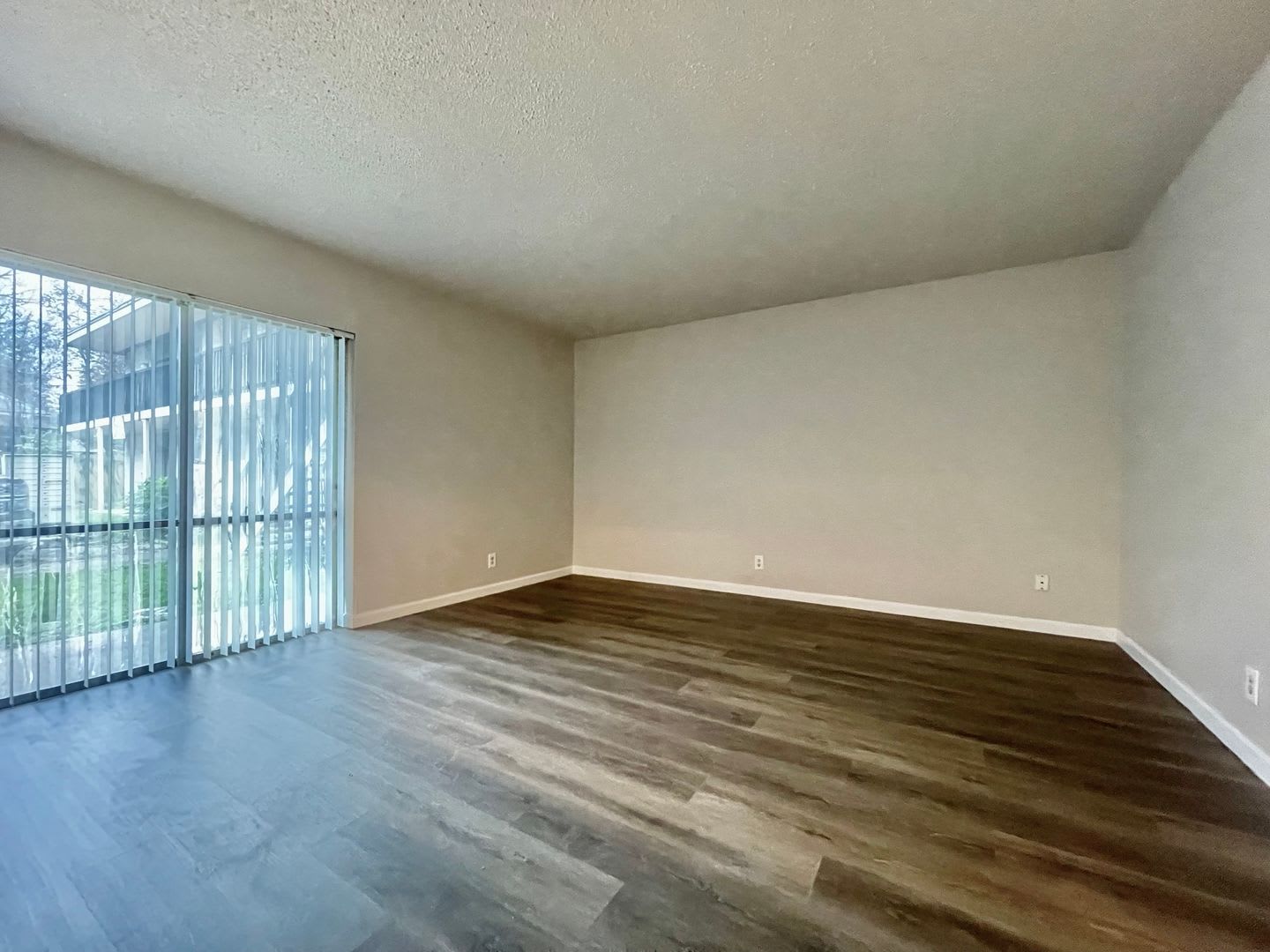 126 Scott St – photo 1