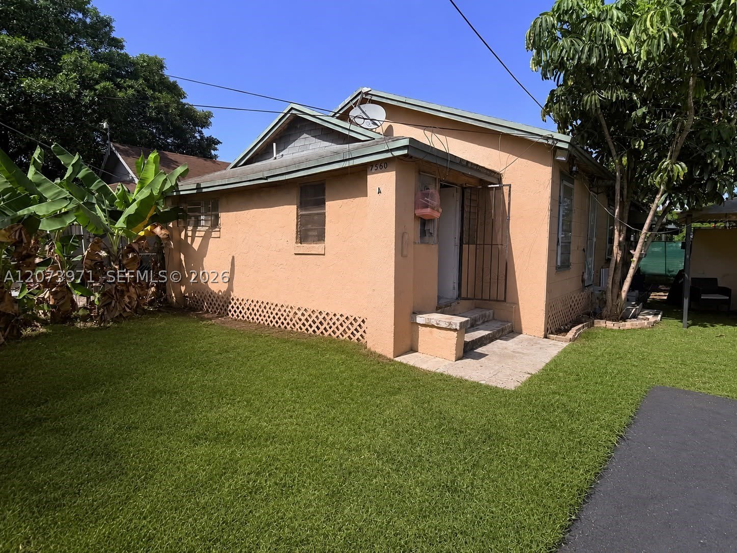 7560 NE Miami Ct – photo 1