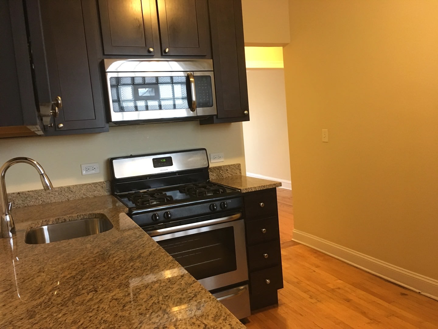 6254 N Claremont Ave – photo 1
