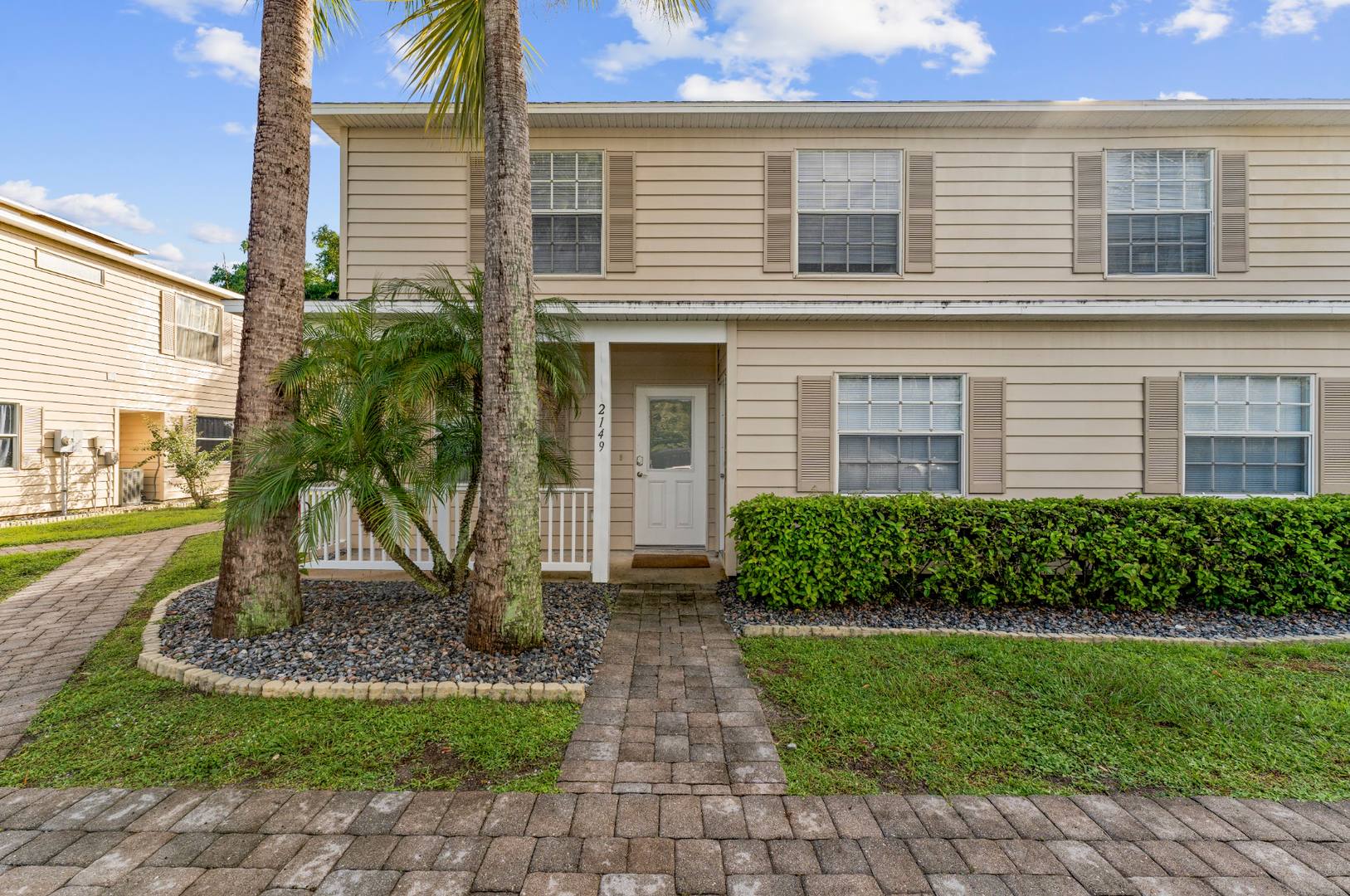 Spacious 4-Bed, 2.5-Bath Townhome – Minutes from the Indian River! – photo 1 of 12