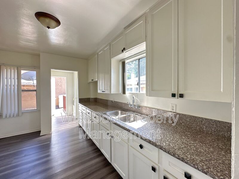 3852 1 2 City Terrace Dr – photo 1 of 22