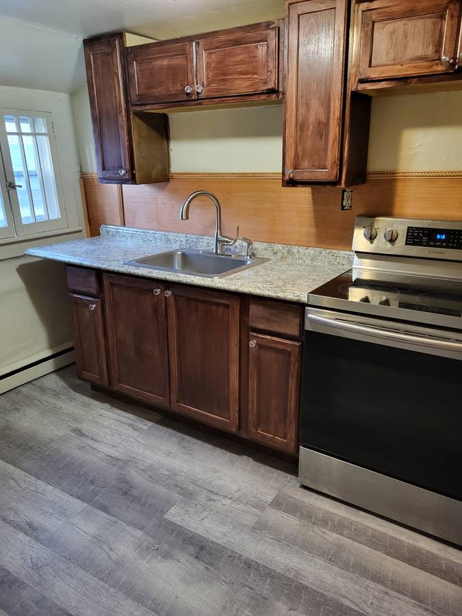4 Essex Ave – photo 1 of 10