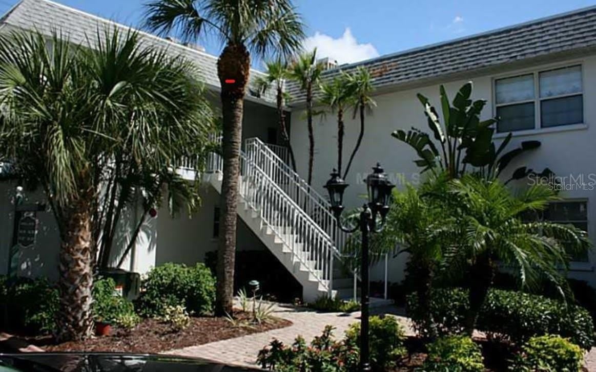 333 The Esplanade N – photo 1 of 381