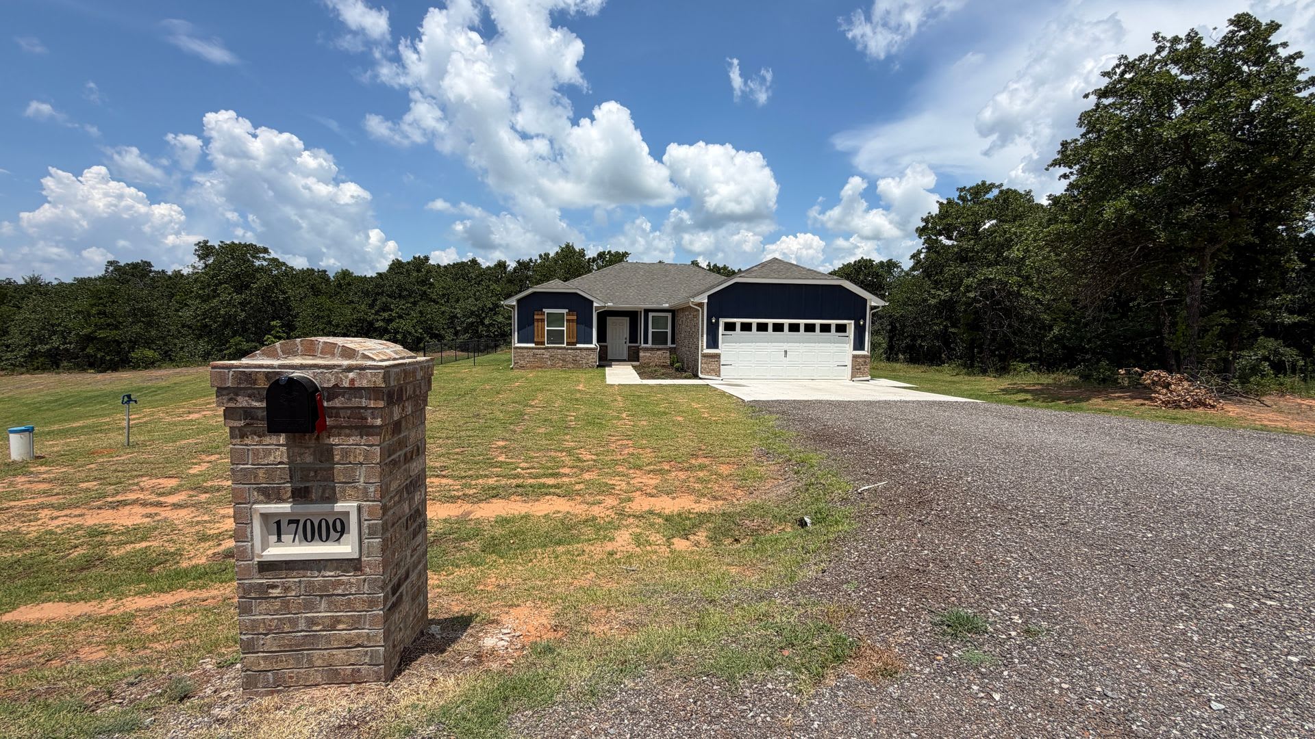 Beautiful 3 Bedroom, 2 Bathroom Home on a 2.14 Acre Corner Lot! – photo 1