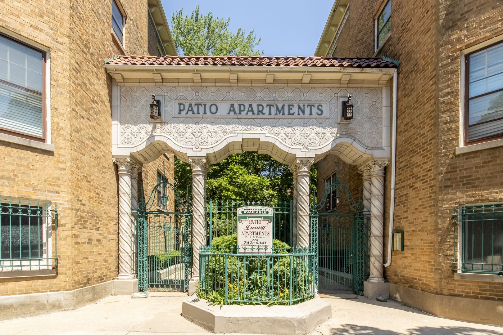 Sunny & Spacious Deluxe Edgewater One Bedroom Apartment – photo 1