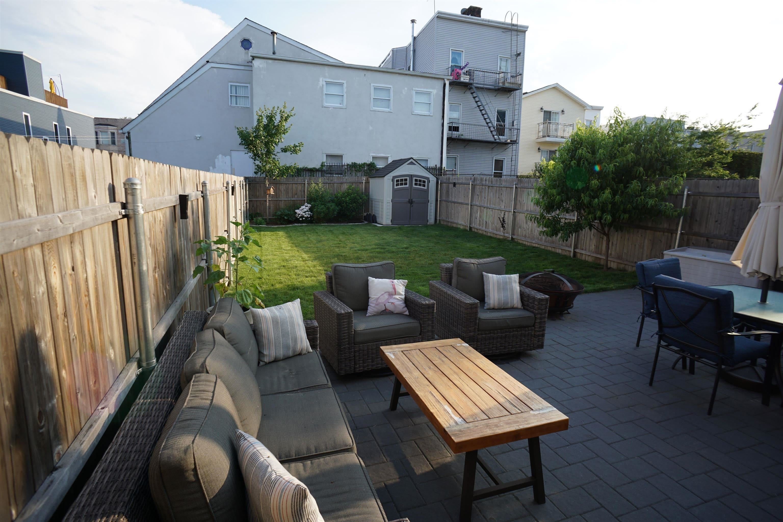 101 NORTH ST – photo 1