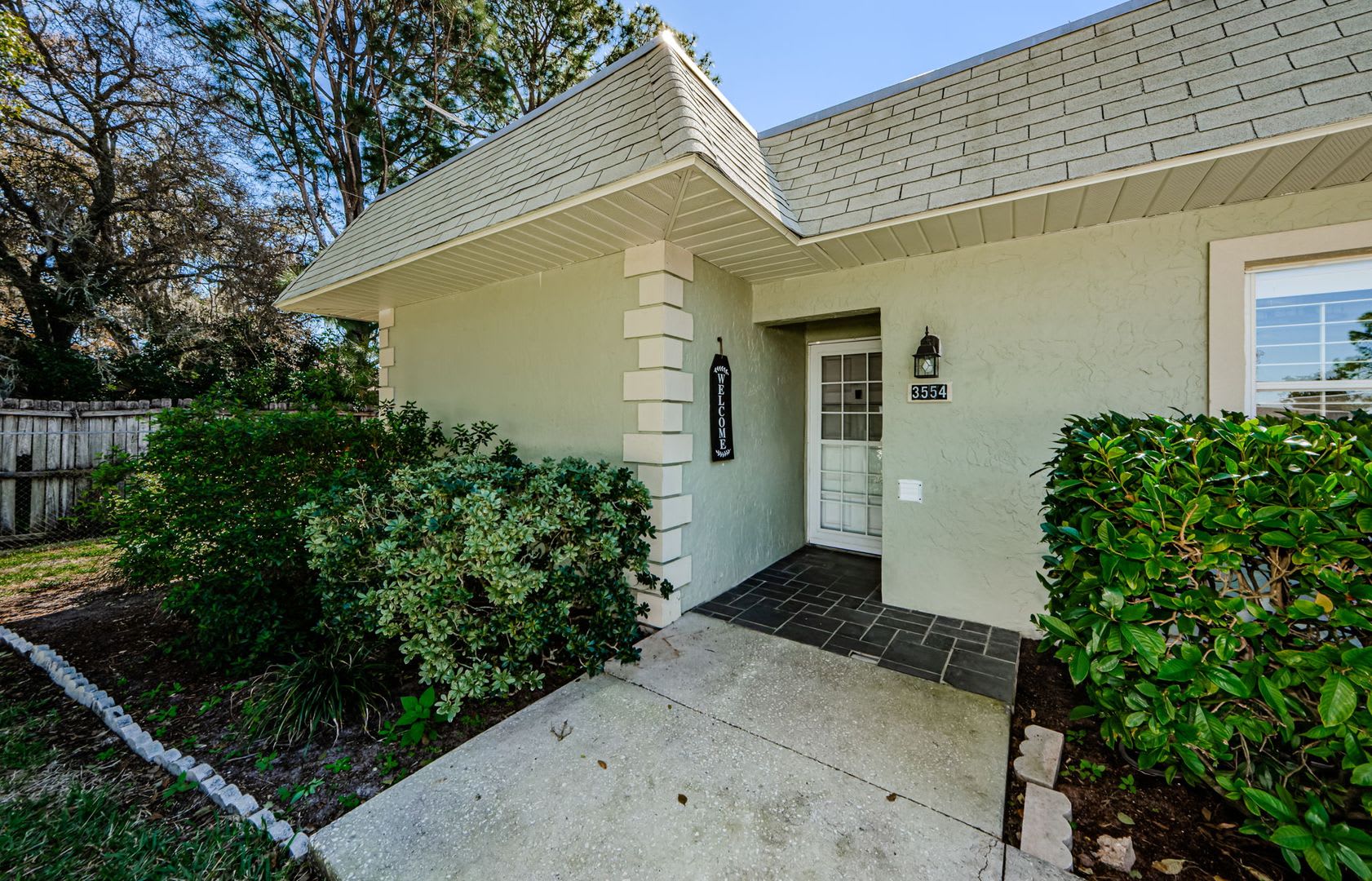 Beautiful 2 bed 2 bath in New Port Richey – photo 1