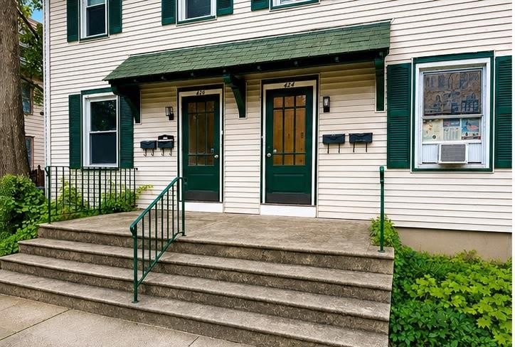 424 LIPPINCOTT Avenue – photo 1 of 20