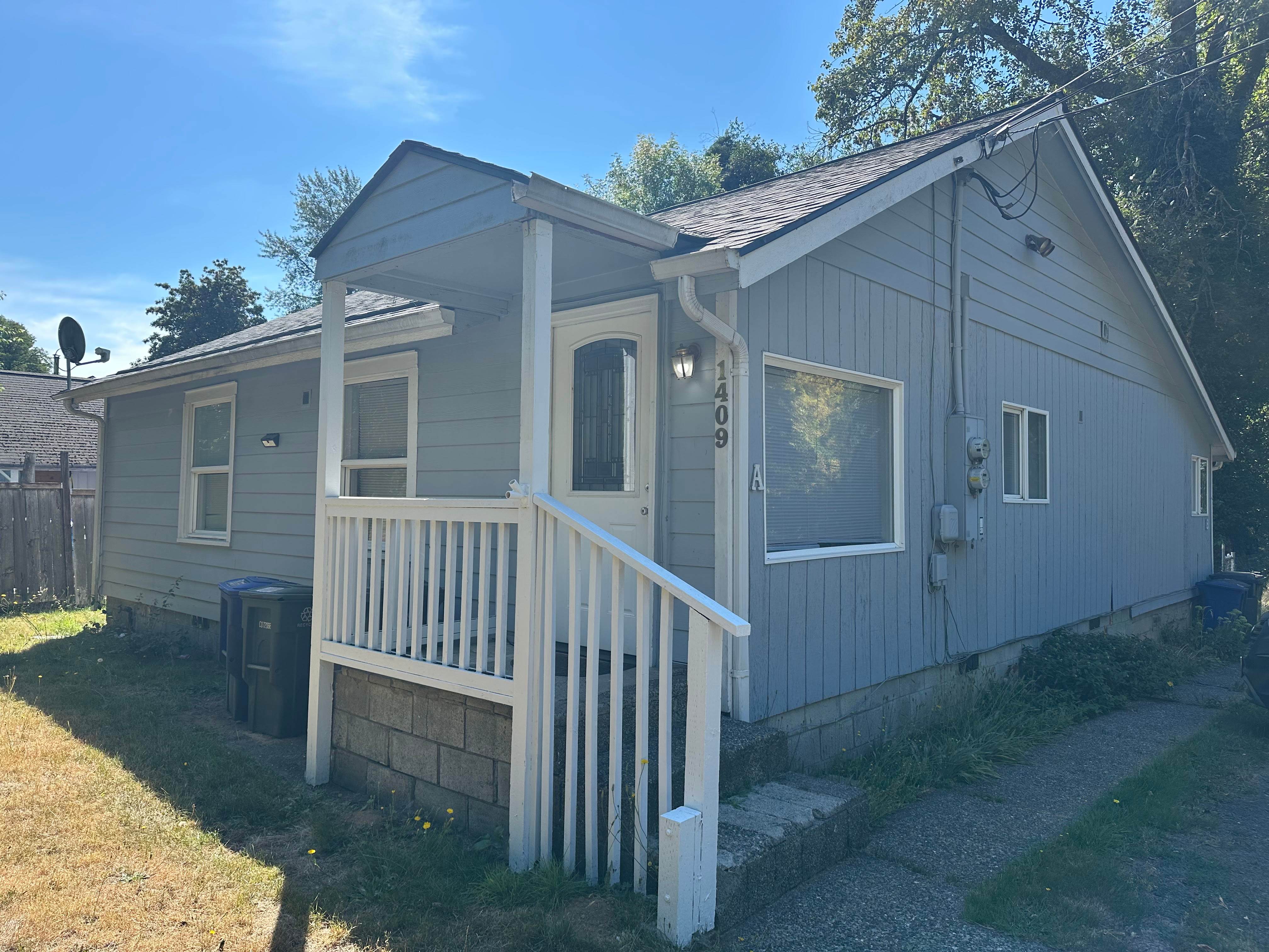1409 W Railroad Ave Unit A – photo 1 of 10