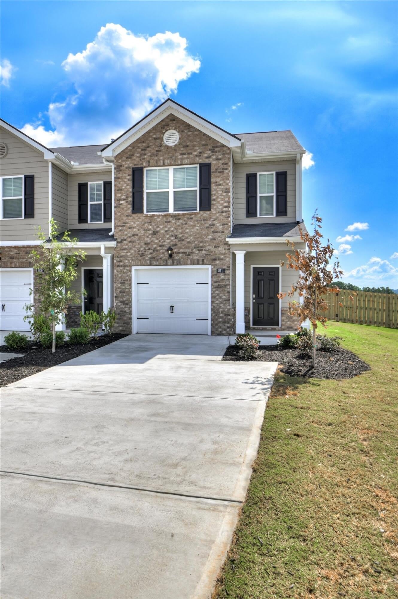 811 Grovebury Court – photo 1