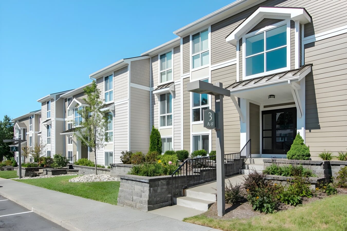 Regency Park Apartments – photo 1 of 29