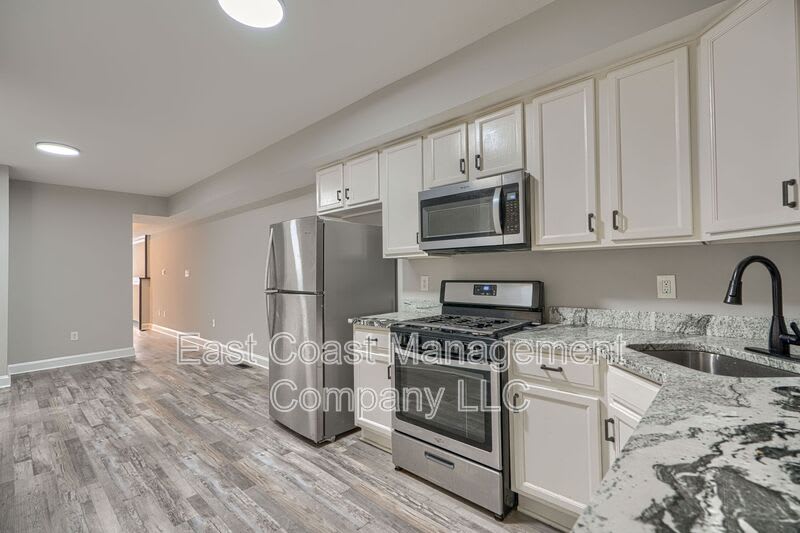 2102 E Biddle St – photo 1