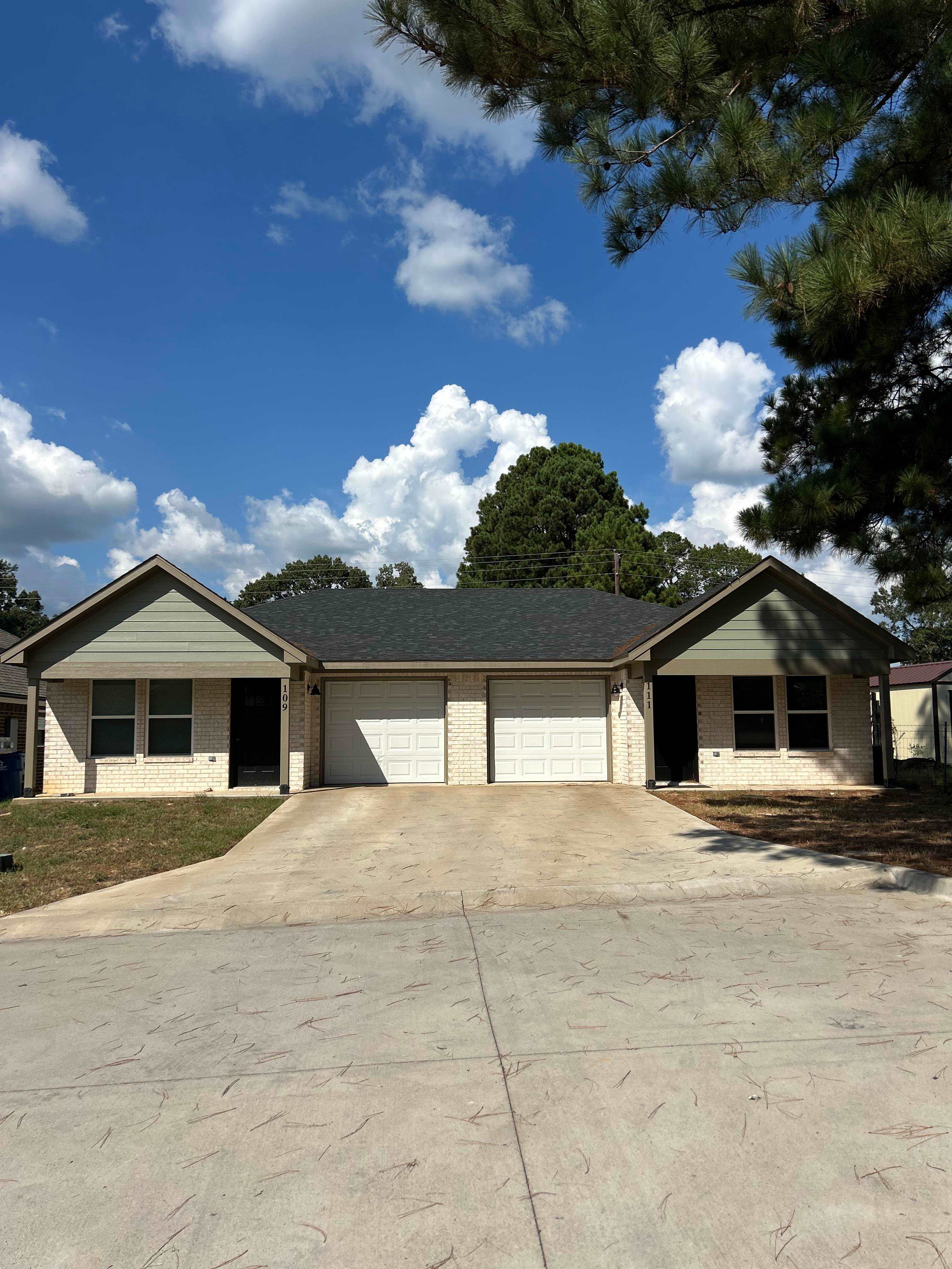 105 Isabella Street – photo 1 of 8