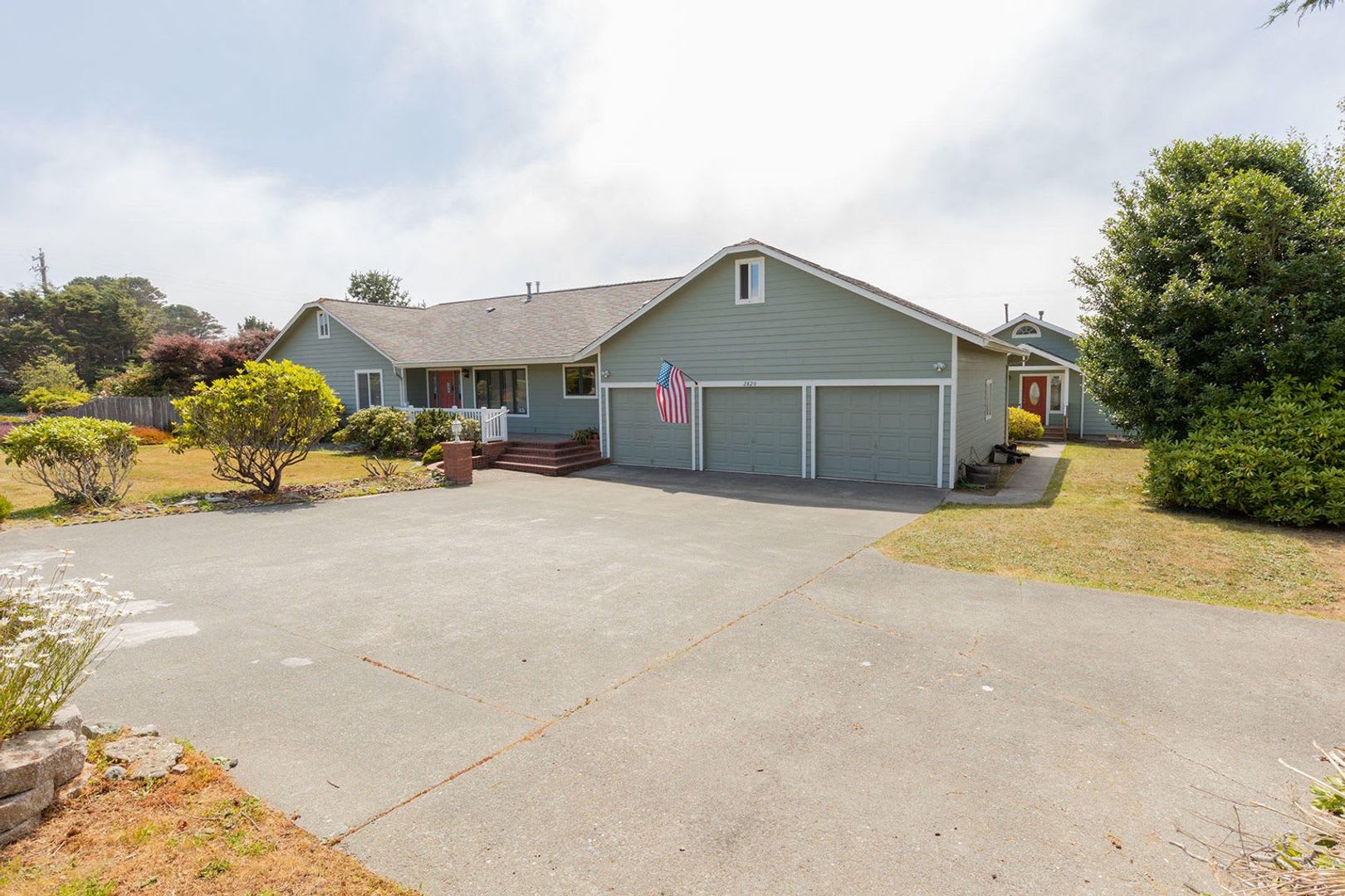 Fully Furnished Studio Near Hammond Trail In Mckinleyville – photo 1 of 15