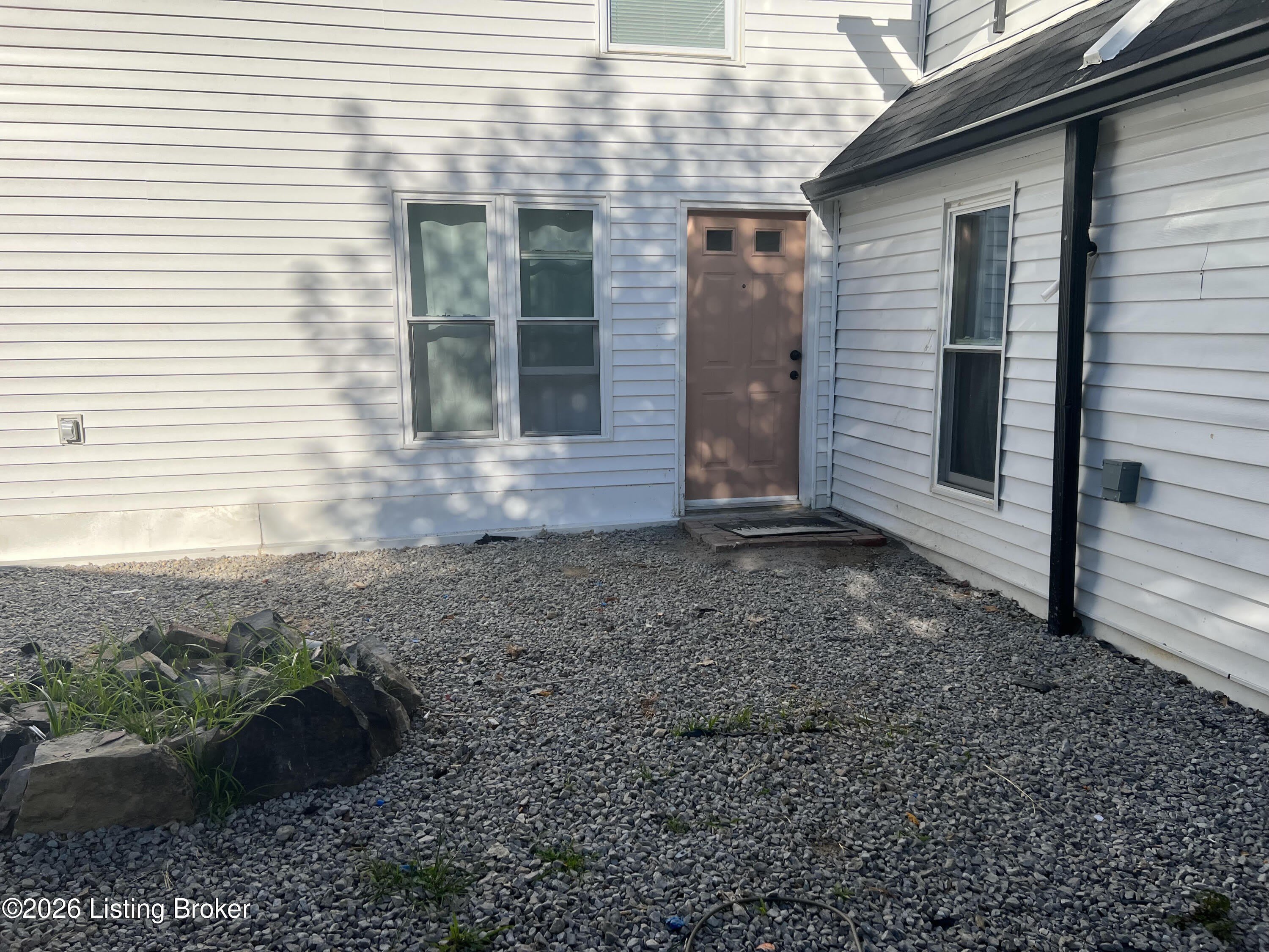 4813 E Manslick Rd – photo 1