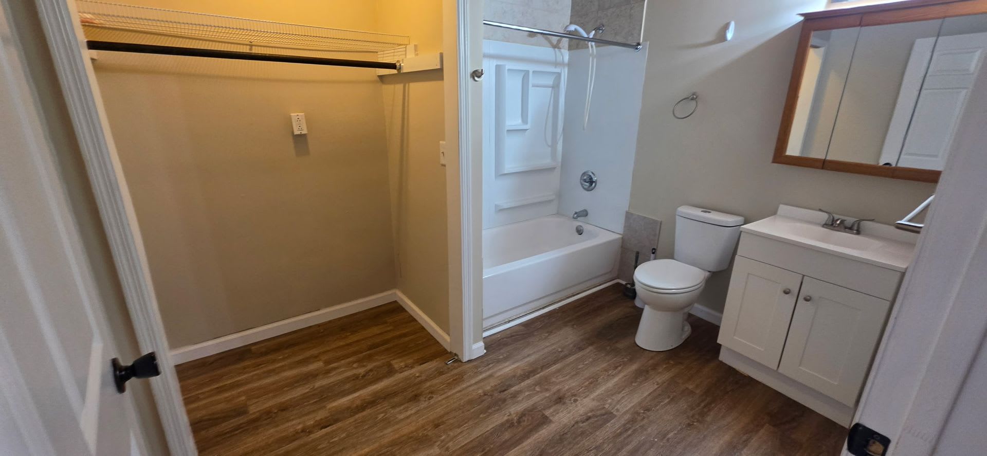 3 bedroom apartment in Yorktown – photo 1 of 7