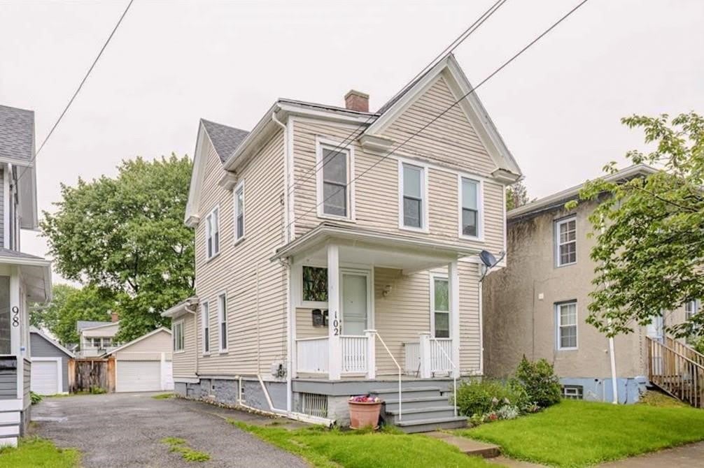 102 Gregory Street – photo 1