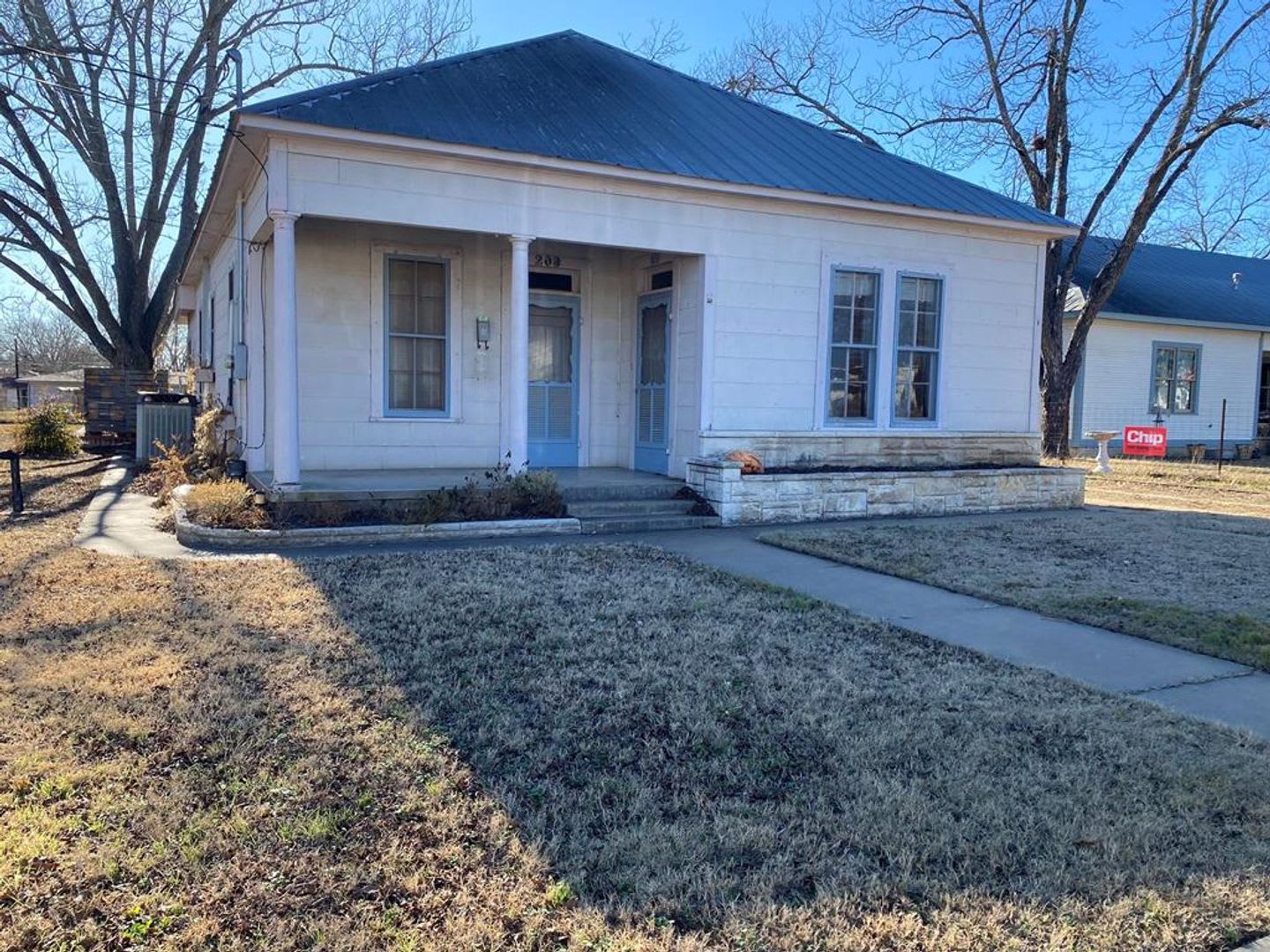 FOR LEASE!! – photo 1 of 11