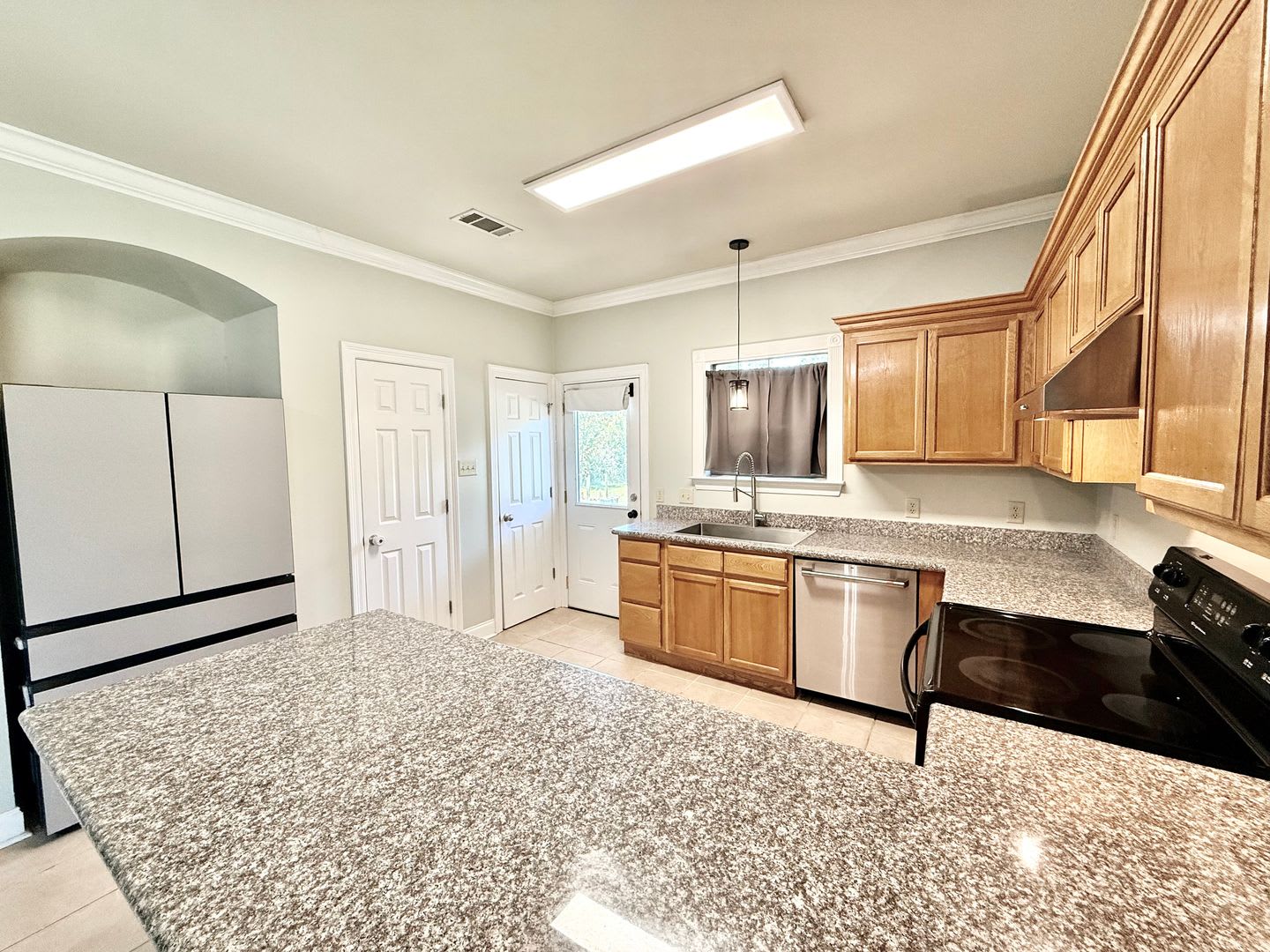 Spacious 3-Bedroom Home in Walker – photo 1