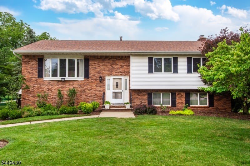 14 Hinchman Ave – photo 1 of 22