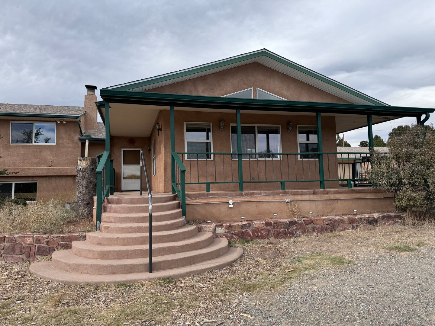 4 Bedroom, 2.5 Bathroom Home in Cedar Crest, NM – photo 1 of 28