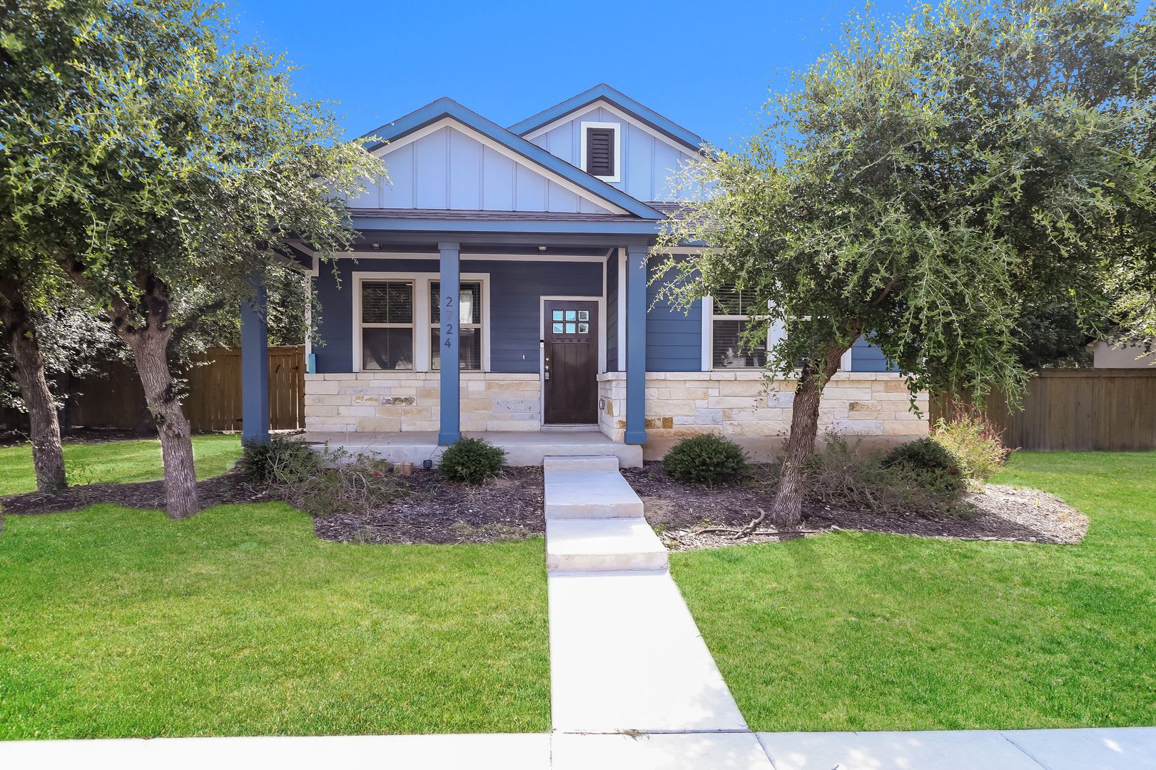 4 Bedroom + Office + bonus room in Deerbrooke Community – photo 1