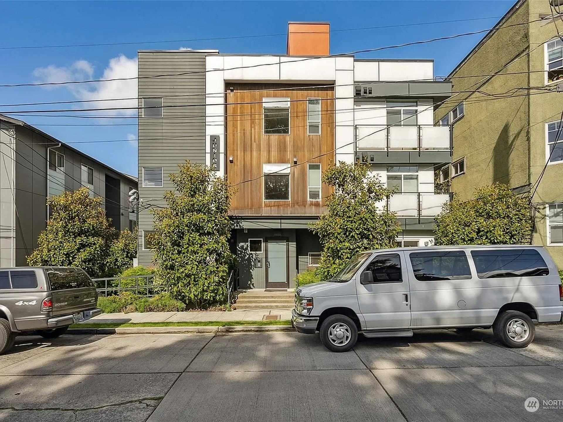 Junior Apartments – photo 1