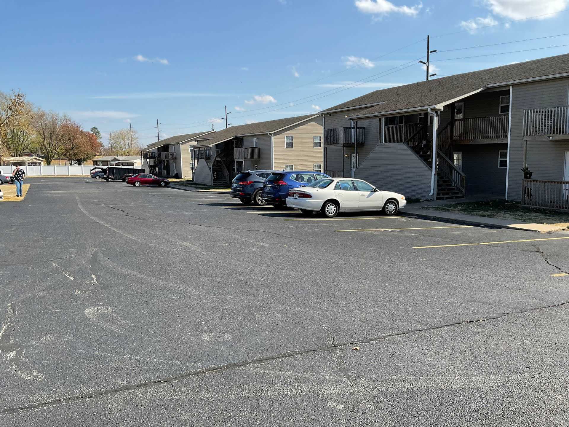 Nice 2BR/1BA Apartment near MSSU Campus in Joplin, MO. upstairs unit!!! – photo 1 of 22