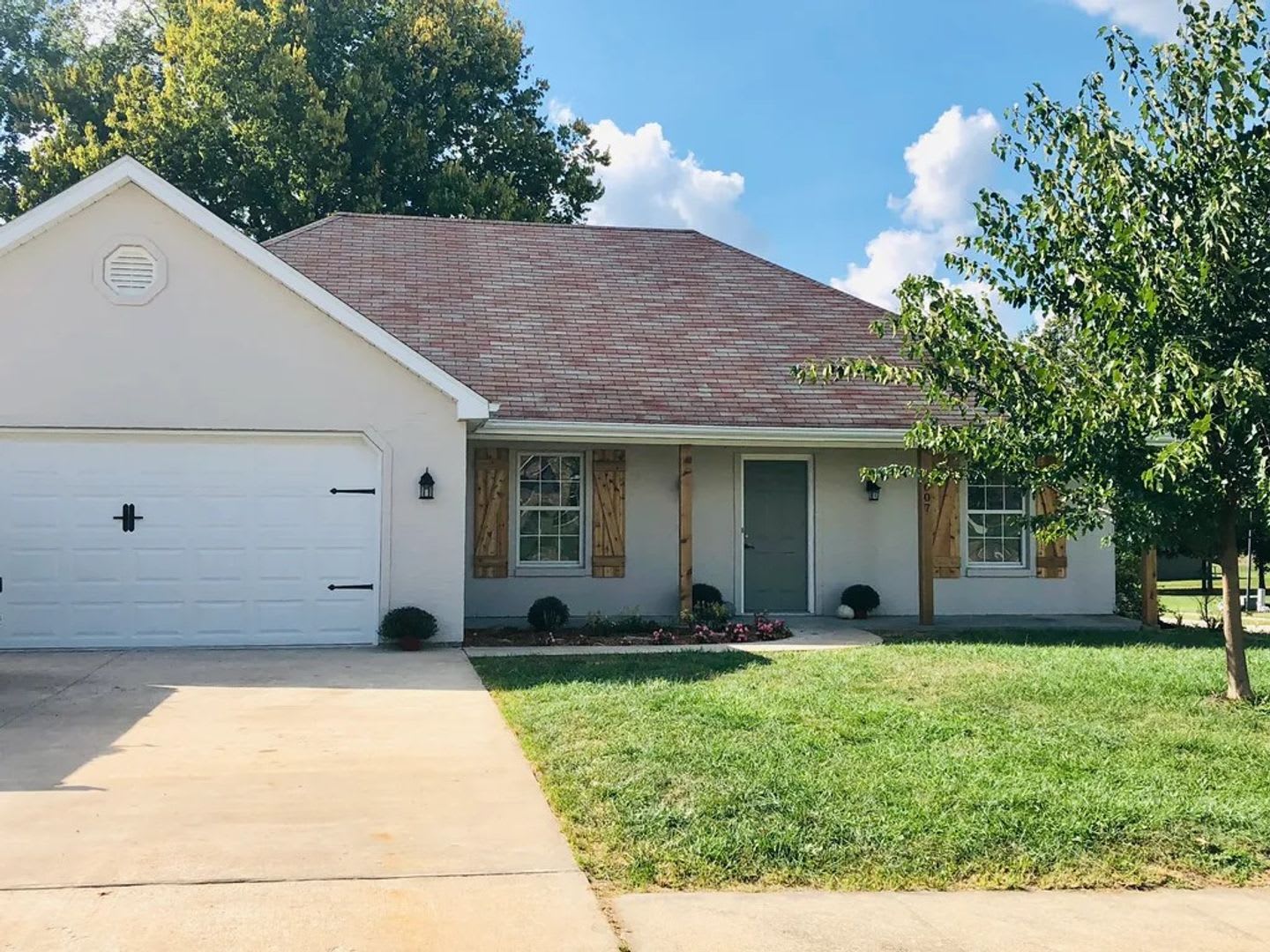Fabulous 3 Bed 2 Bath House! – photo 1 of 15