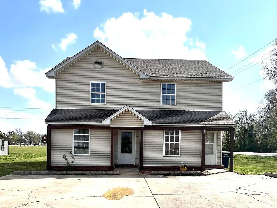 929 East Margaret Street – photo 1 of 38