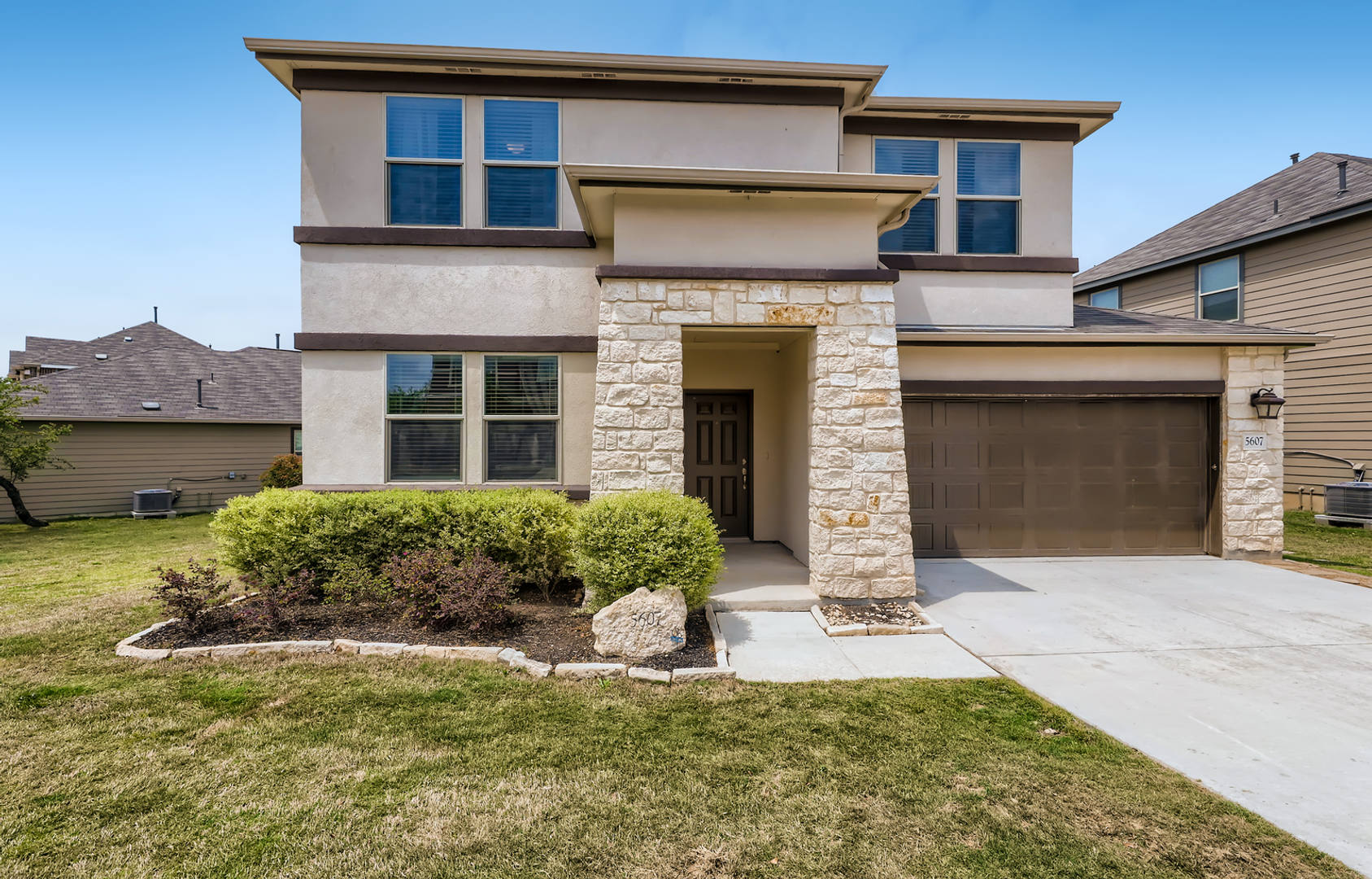 Beautiful Home In A Gates Community – photo 1