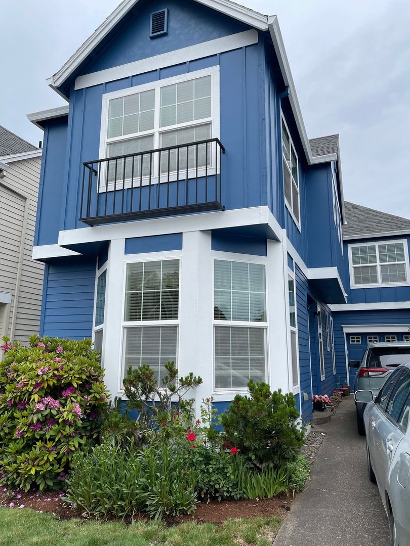 AVAILABLE NOW! 3BD/2.5BA House in FANTASTIC HOA Community! Absolutely Stunning Custom Home! – photo 1