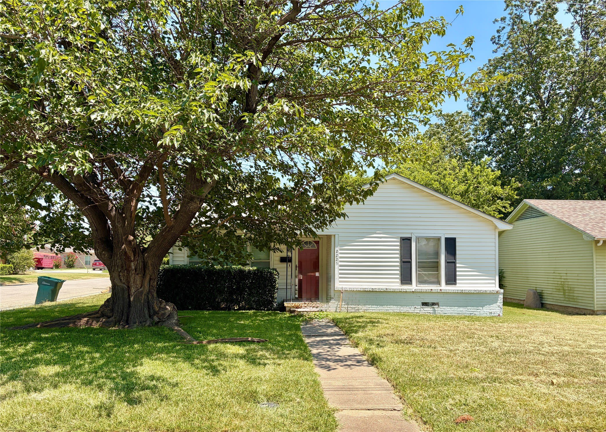 2225 N Shannon Street – photo 1
