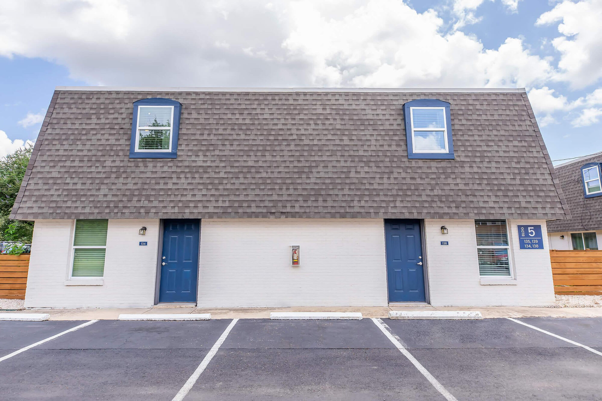 The Lynx Apartments and Townhomes – photo 1