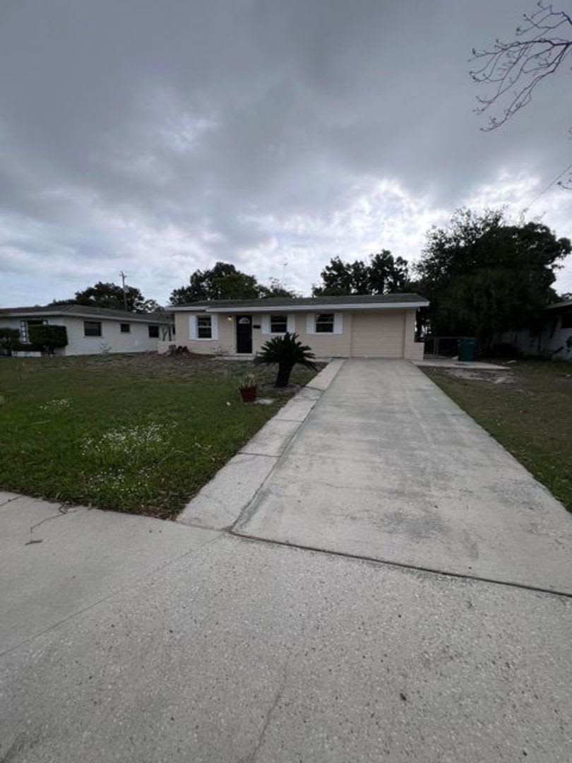 Single Family Home – photo 1