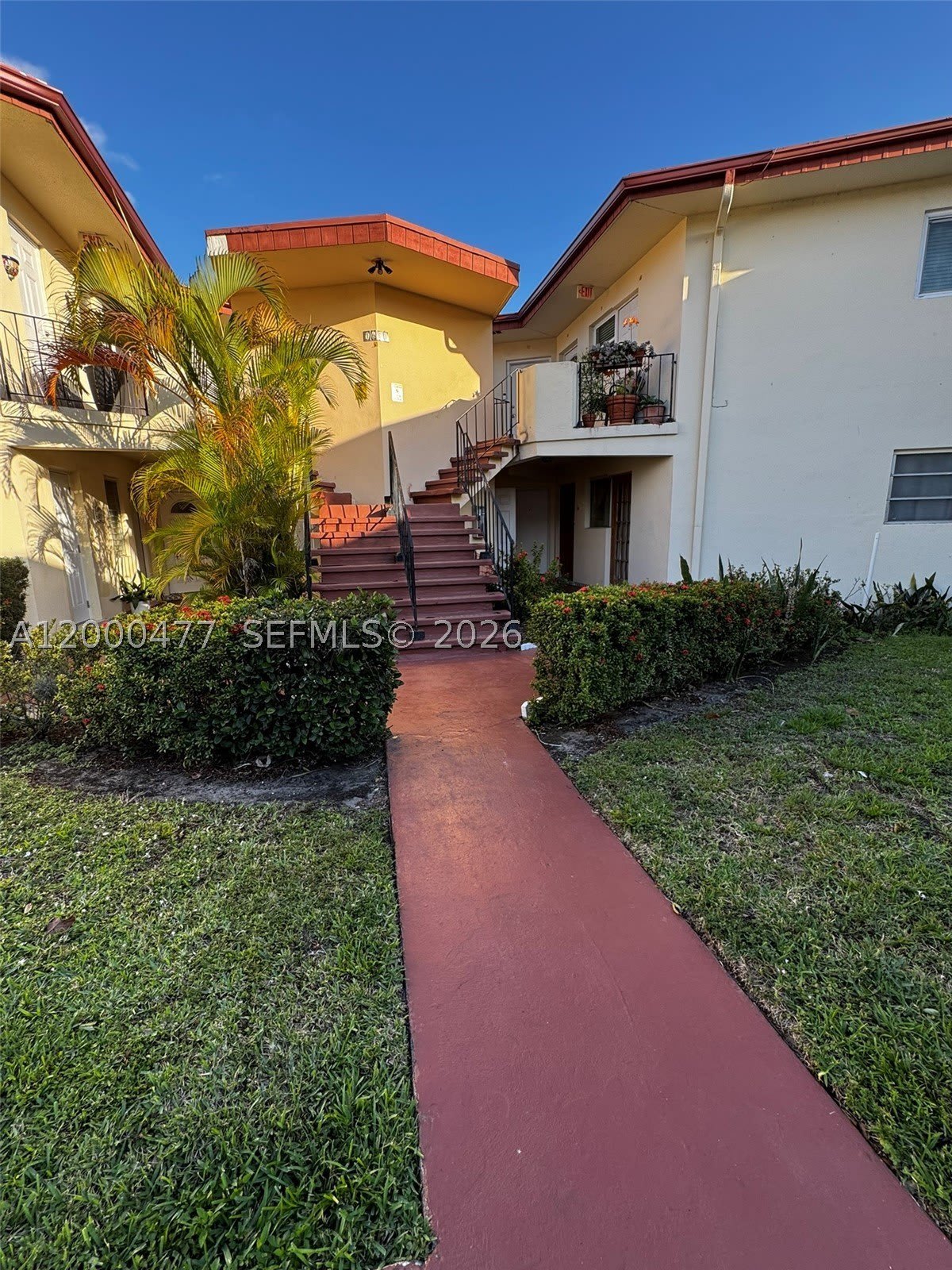 1601 NE Miami Gardens Dr – photo 1