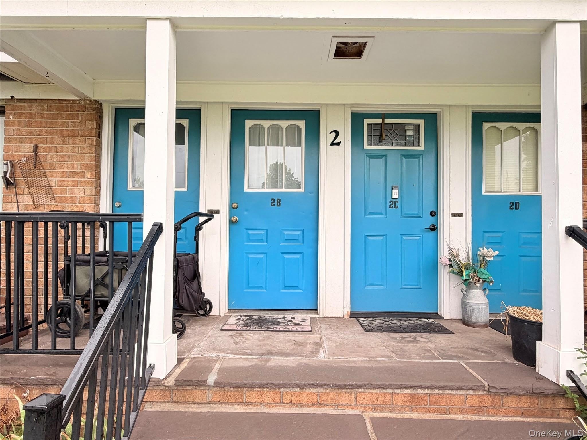 2 Fortune Road W – photo 1 of 16