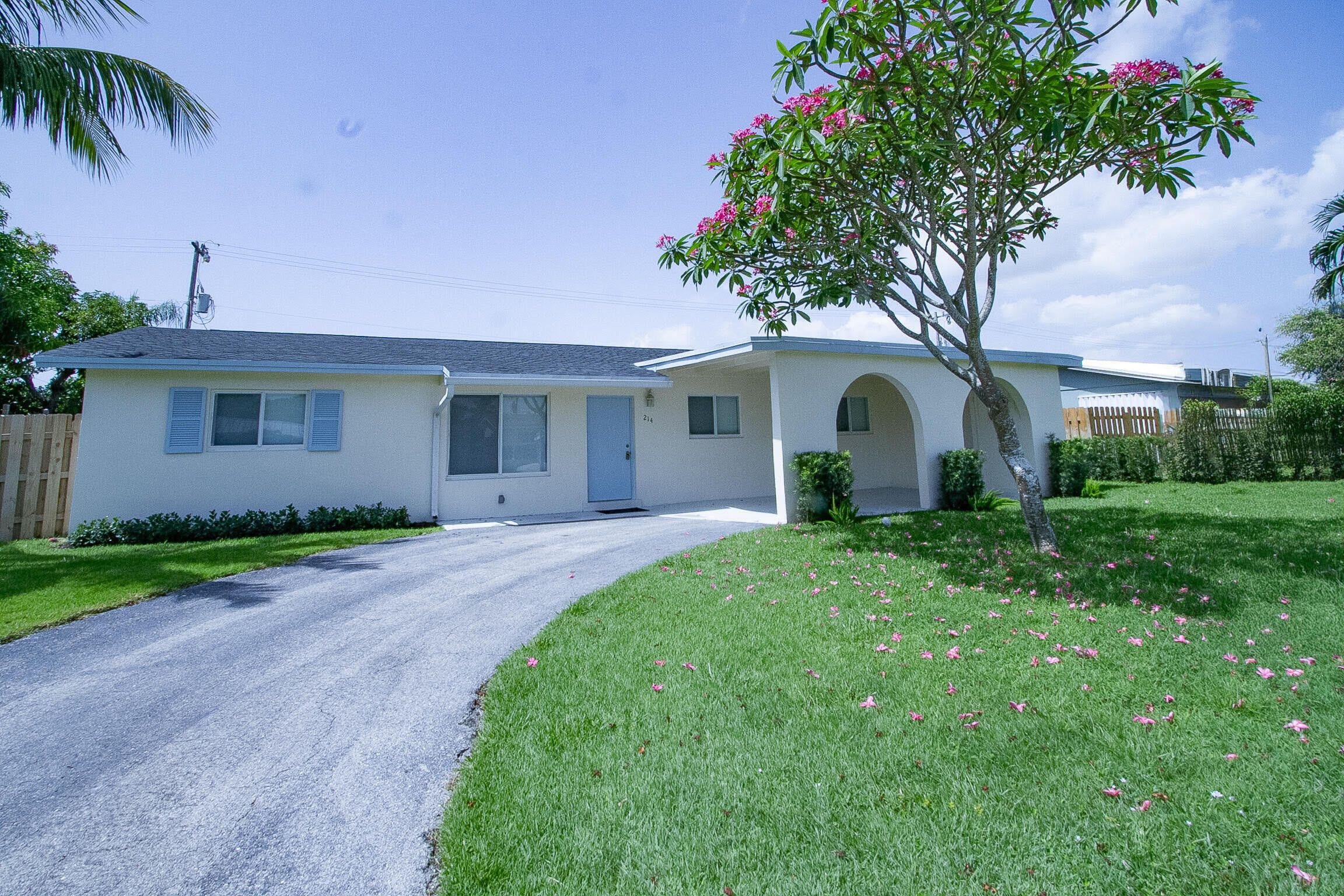 214 Sw 3Rd Street – photo 1
