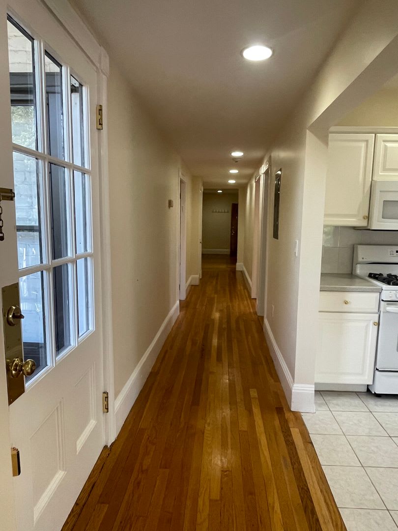 Charming 3 Bedroom-No Broker Fee – photo 1