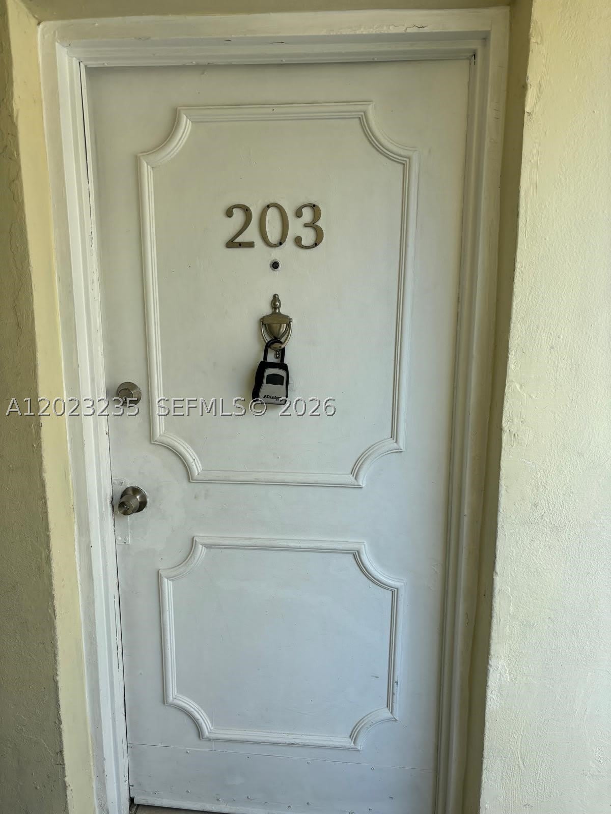 3050 S Dixie Hwy – photo 1