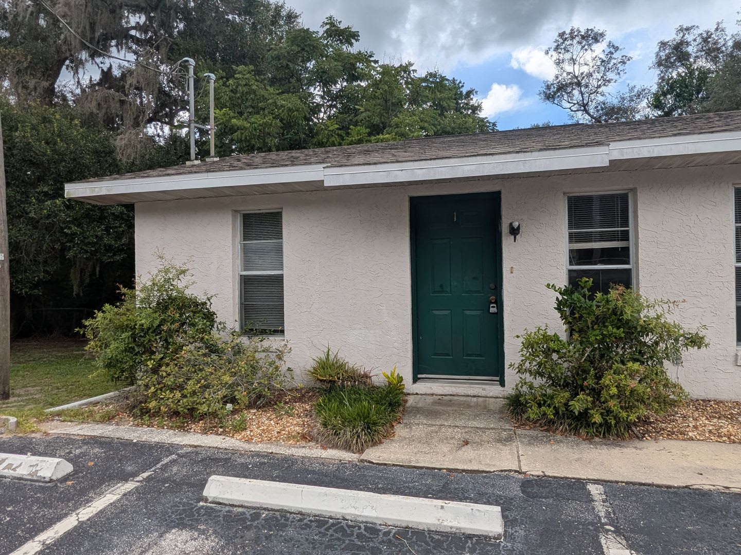 1 bed/1 bath $1,000/month in Dade City! – photo 1 of 12
