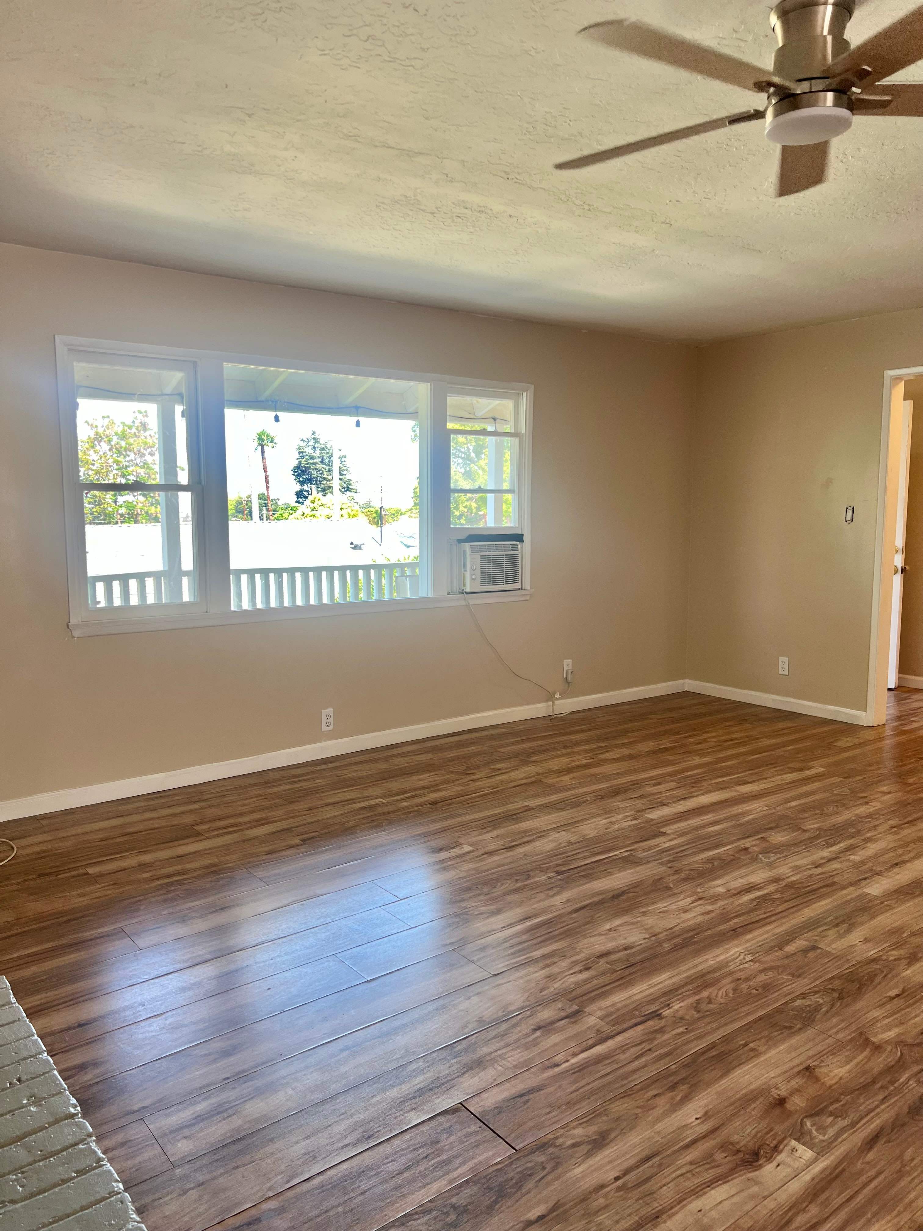 5818 Pickering Ave – photo 1