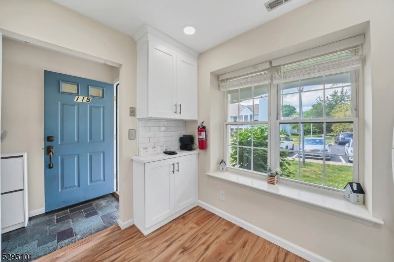115 Wycombe Pl – photo 1 of 30