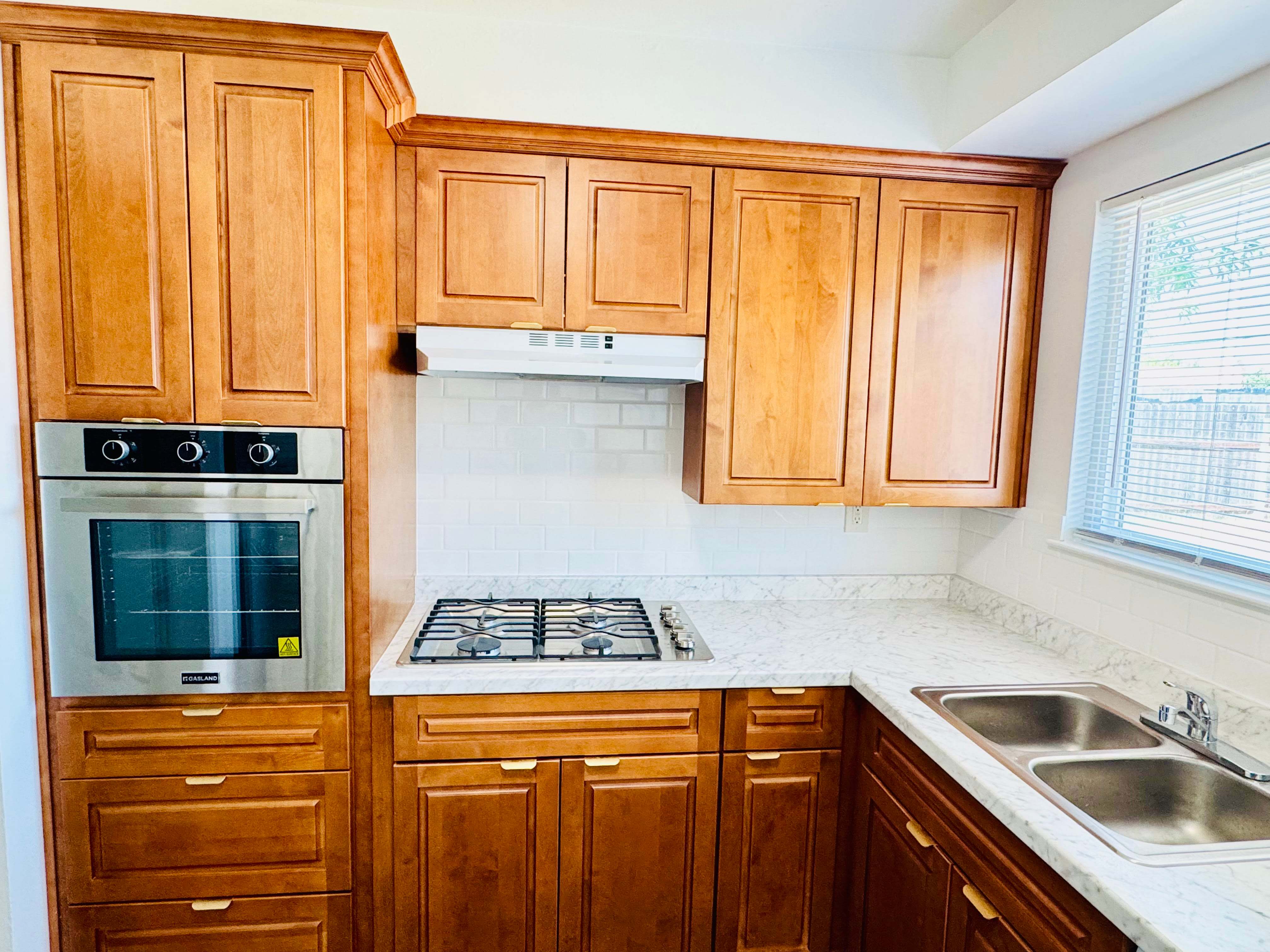 63 Cathcart Ave – photo 1